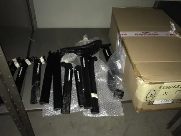 5#5221 Magazzino ricambi per biciclette