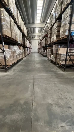 Magazzino / spazi logistici 5000 metri quadri Latina