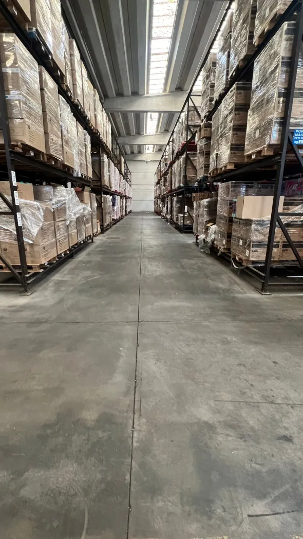 Magazzino / spazi logistici 7500 metri quadri Latina