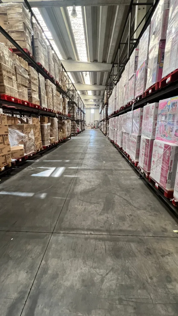Magazzino / spazi logistici 2500 metri quadri Latina