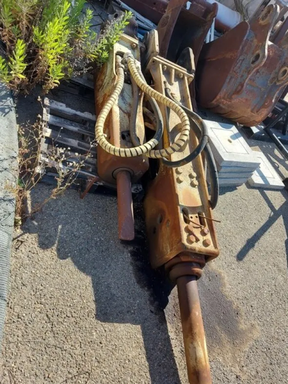 25#5562 Martellone per escavatore New Holland