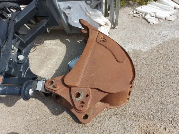 25#5562 Martellone per escavatore New Holland