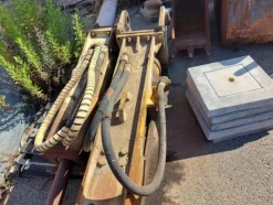 25#5562 Martellone per escavatore New Holland