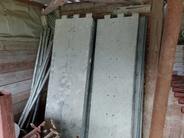 2#7642 Materiale e attrezzatura da cantiere edile