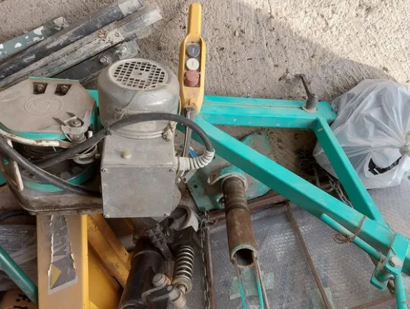 2#7642 Materiale e attrezzatura da cantiere edile