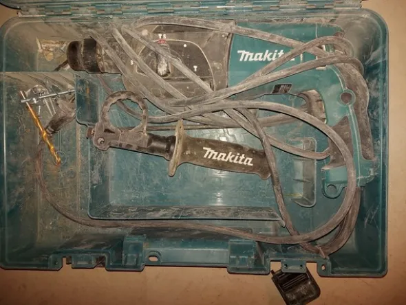 2#7642 Materiale e attrezzatura da cantiere edile