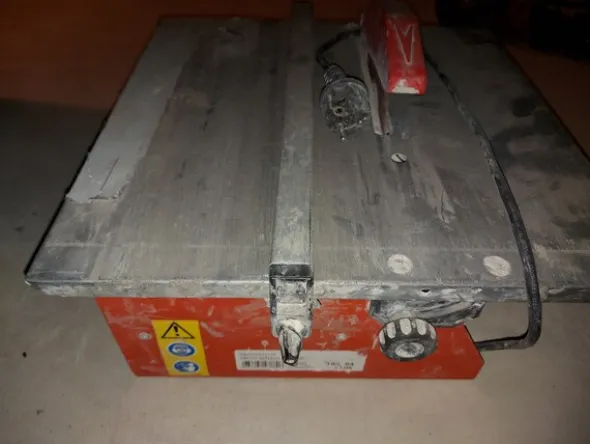 2#7642 Materiale e attrezzatura da cantiere edile