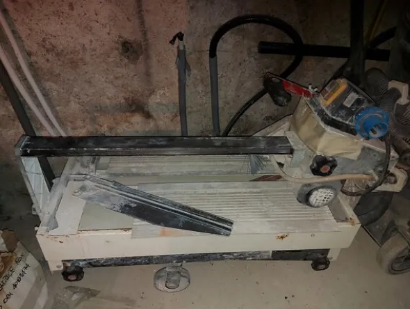 2#7642 Materiale e attrezzatura da cantiere edile