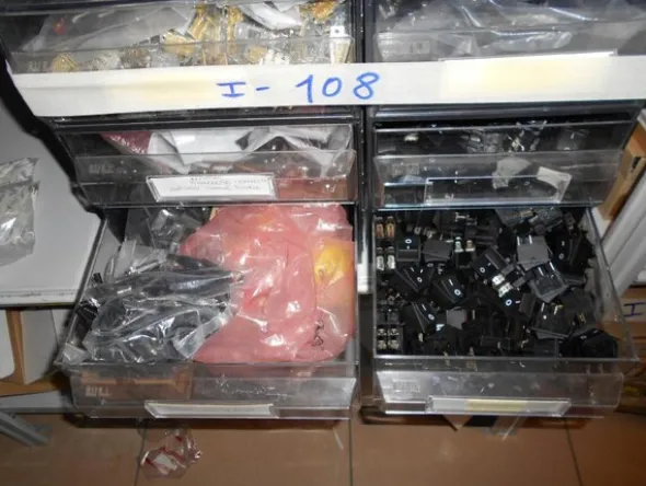 34#7585 Materiale e componentistica elettronica