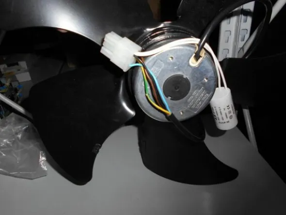 3#7585 Materiale e componentistica elettronica