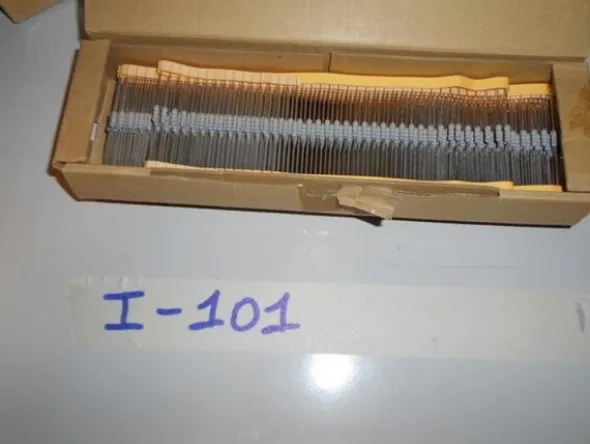 33#7585 Materiale e componentistica elettronica