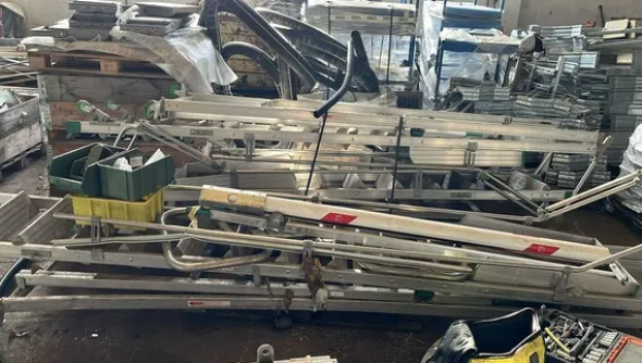 7#8355 Materiale elettrico