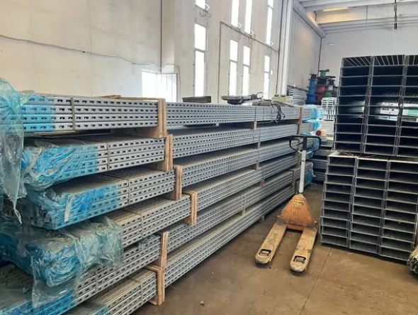 7#8355 Materiale elettrico