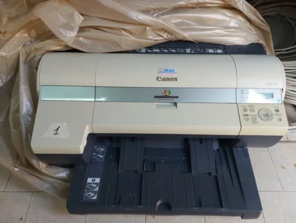4#8021 Materiale elettrico ed informatico