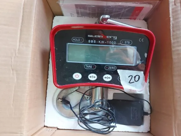 4#8021 Materiale elettrico ed informatico