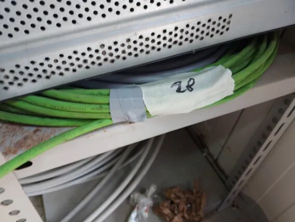 4#8021 Materiale elettrico ed informatico