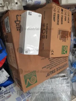 3#9182 Materiale elettrico vario