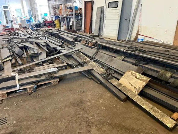4#8355 Materiale ferroso