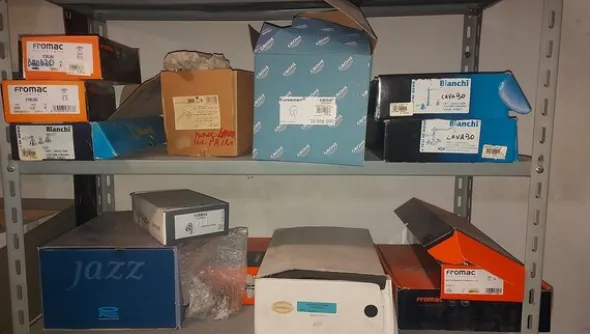 1#6812 Materiale per ferramenta