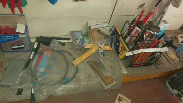 1#6812 Materiale per ferramenta