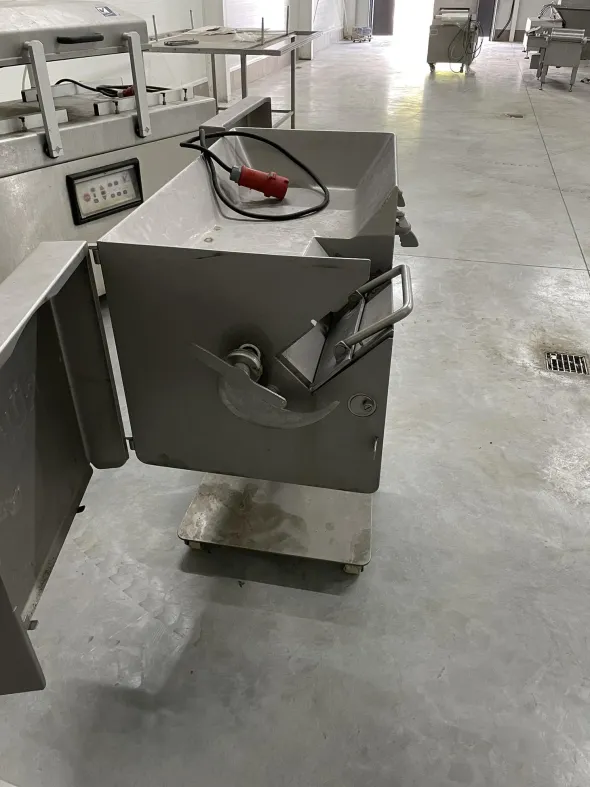 Meat Cutter