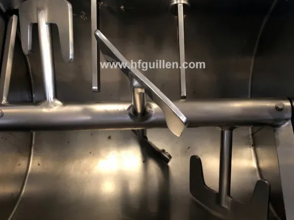 MESCOLATORE IMPASTATRICE PER CARNE SOTTOVUOTO TECMAQ