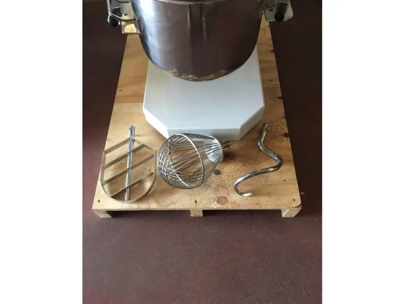 Mescolatrice planetaria professionale avancini 30 lt.