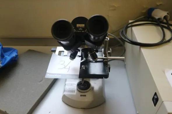 34#2541 Microscopio Zeiss