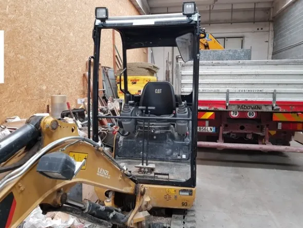 3#4853 Miniescavatore Cat cingolato