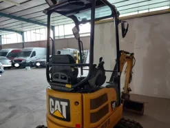 2#5641 Miniescavatore Cat e martello idraulico Cangini