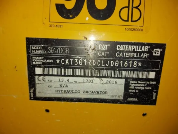 2#5641 Miniescavatore Cat e martello idraulico Cangini