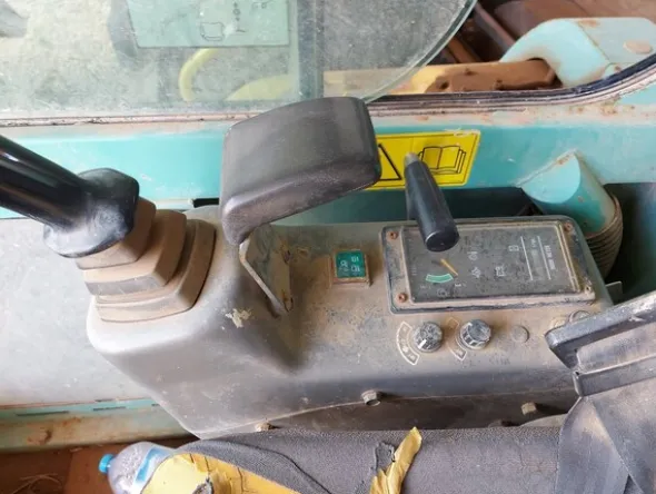 2#5693 Mini escavatore cingolato Yanmar
