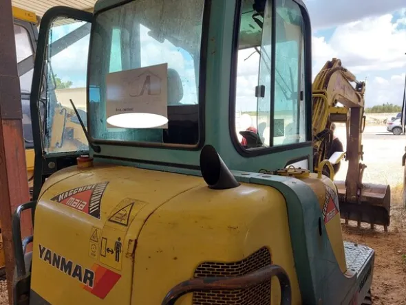 2#5693 Mini escavatore cingolato Yanmar