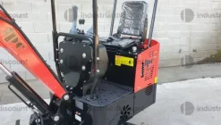 4#9390 Mini escavatore Jcp ht-12 rosso