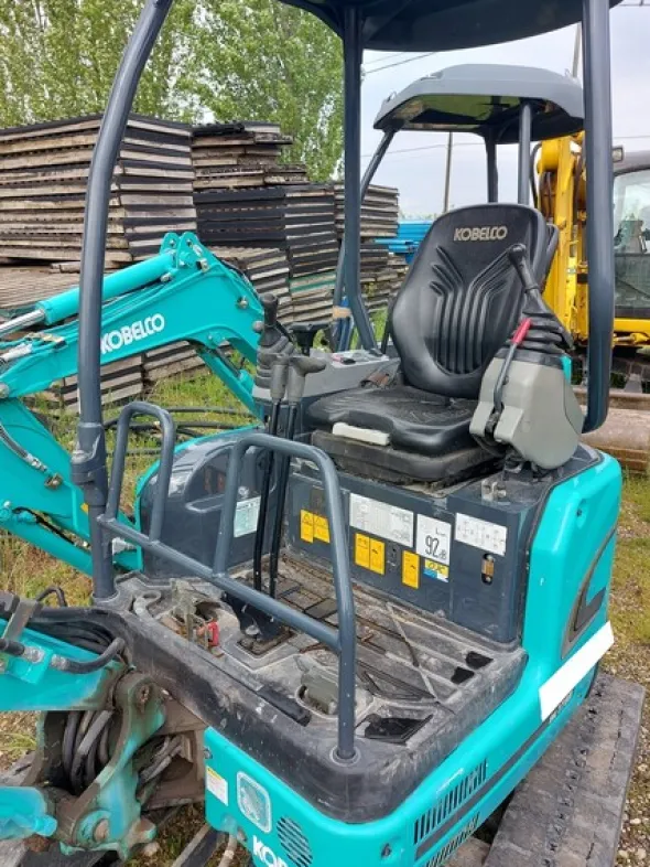 55#7778 Miniescavatore Kobelco SK17SR-3E