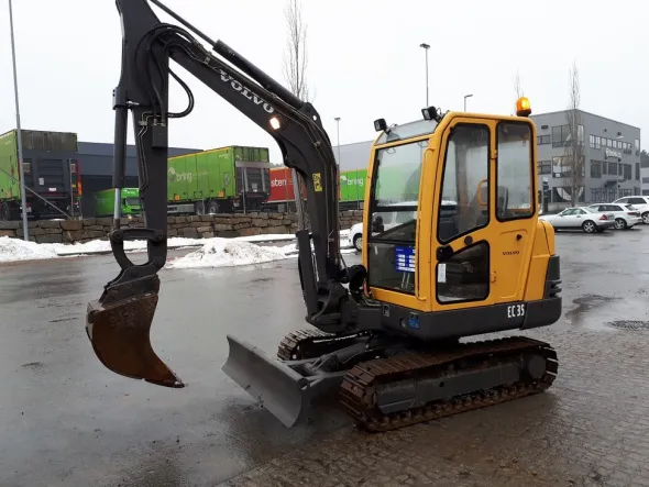 Mini escavatore VOLVO EC35