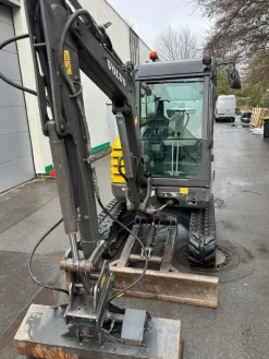 Miniescavatore Volvo EC27C del 2015