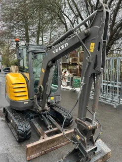 Miniescavatore Volvo EC27C del 2015