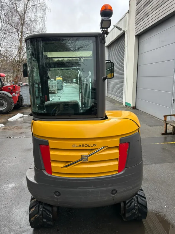 Miniescavatore Volvo EC27C del 2015