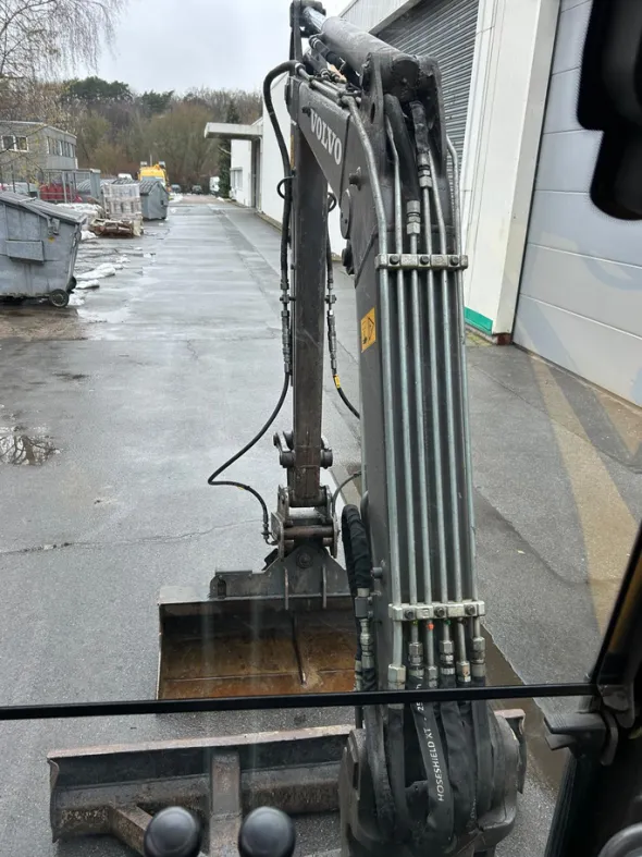 Miniescavatore Volvo EC27C del 2015