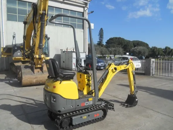 2#5024 Mini escavatore Wacker Neuson 803
