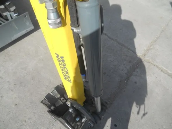 2#5024 Mini escavatore Wacker Neuson 803