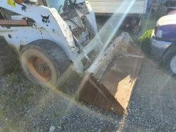 7#6105 Mini pala Bobcat