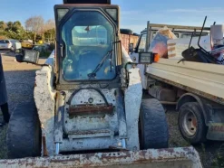 7#6105 Mini pala Bobcat