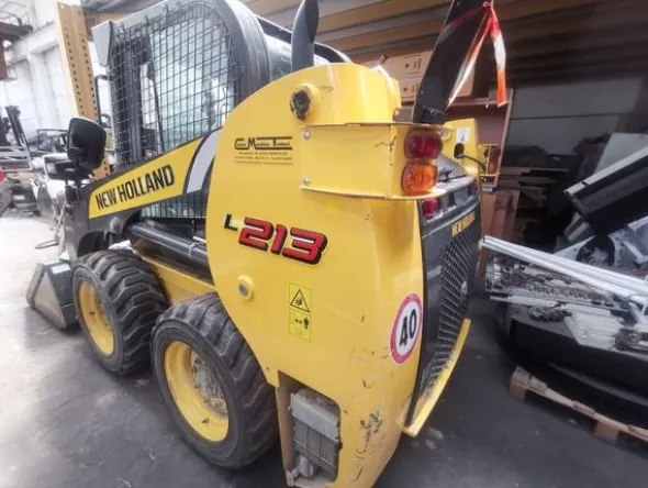 1#4531 MINIPALA COMPATTA NEW HOLLAND L213