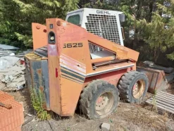 17#7850 Mini pala gommata Gehl 5625