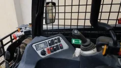 1#3198 Minipala gommata JCB