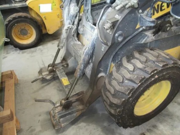 7#3444 Minipala semovente New Holland