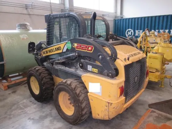 7#3444 Minipala semovente New Holland