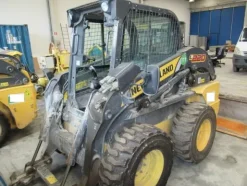 7#3444 Minipala semovente New Holland